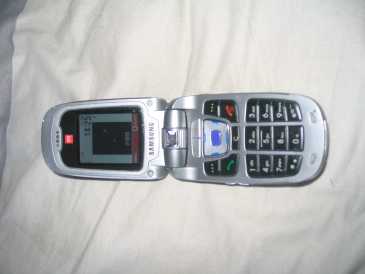 Photo: Sells Cell phone SAMSUNG - Z140V