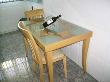 Photo: Sells Kitchen table