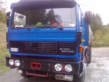 Photo: Sells Truck and utility RENAULT