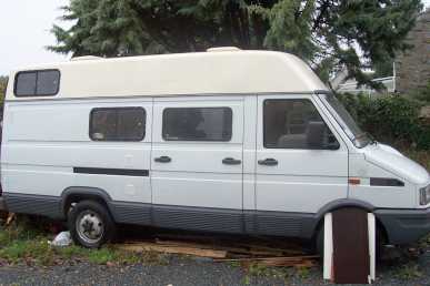 Photo: Sells Camping car / minibus IVECO - 35C8