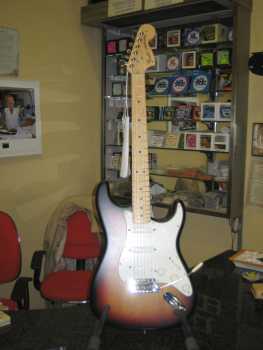 Photo: Sells Guitar FENDER - FENDER STRATOCASTER