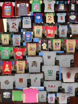 Photo: Sells Clothing Children - BAYBYMILAN - VARIADOS