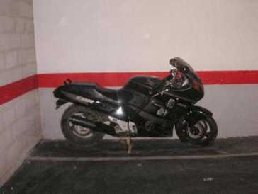 Photo: Sells Motorbike 1000 cc - HONDA - CBR F