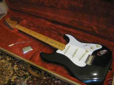 Photo: Sells Guitar FENDER - 1983 FENDER FULLERTON CUST. COLOR