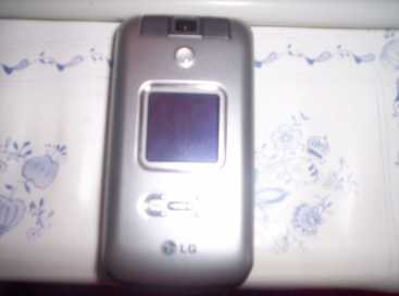 Photo: Sells Cell phone LG - LG L600V
