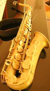 Photo: Sells Saxophone YAMAHA - YAS-01