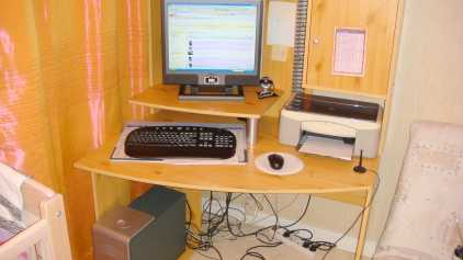 Photo: Sells Office computer SANS MARQUE - PC DE BUREAU COMPLET + MEUBLE
