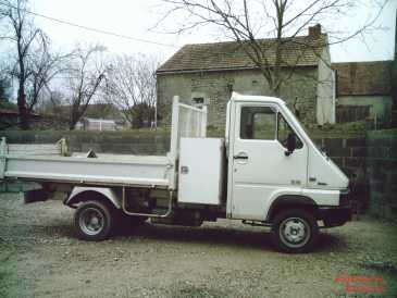 Photo: Sells Truck and utility RENAULT - B90 BENNE