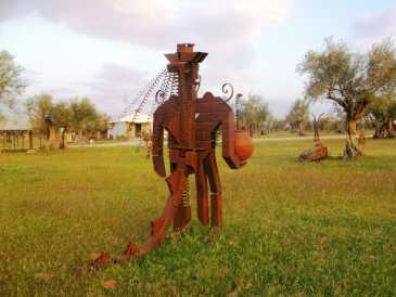 Photo: Sells Sculpture BUSH LADEN SAURIO - Contemporary