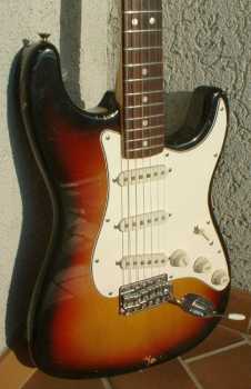 Photo: Sells Guitar FENDER - STRATOCASTER 1969