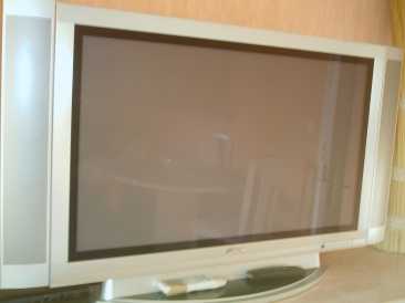 Photo: Sells Flat screen TV SLIDING