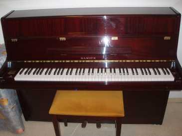 Photo: Sells Upright / vertical piano SAMICK - S-108S