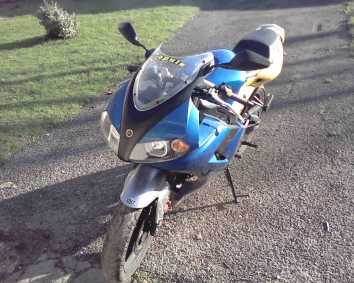 Photo: Sells Motorbike 50 cc - YAMAHA - TZR
