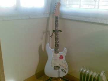 Photo: Sells Guitar FENDER - STRATOCASTER MEXICANA