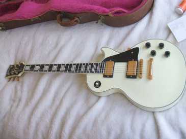 Photo: Sells Guitar GIBSON - LES PAUL CUSTOM  WHITE 1989