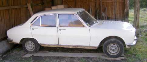 Photo: Sells Grand touring PEUGEOT - 504