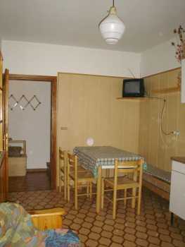 Photo: Rents 5 bedrooms apartment 70 m2 (753 ft2)