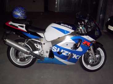 Photo: Sells Motorbike 600 cc - SUZUKI - GSX R