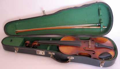 Photo: Sells Violin / fiddle REPLICA DE STRADIVARIUS - VIOLIN DE XAVIER CUGAT REPLICA DE STRADIVARIUS