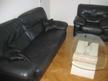 Photo: Sells Sofa for 3 CUIR