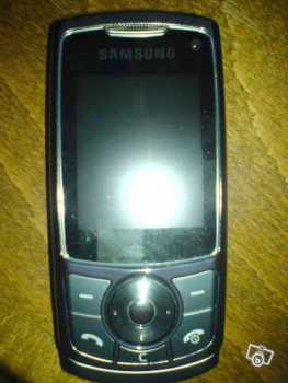 Photo: Sells Cell phone SAMSUNG - L760V