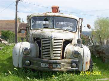 Photo: Sells Truck and utility BERLIET - BERLIET PLATEAU