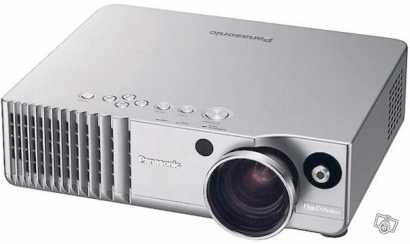 Photo: Sells Projector PANASONIC - PTAE 700 HD READY