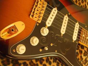 Photo: Sells Guitar FENDER - FENDER STRATOCASTER SRV 2004