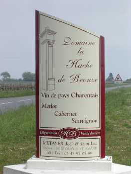 Photo: Sells Wines Red - Merlot - France - South-west