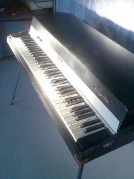 Photo: Sells Piano and synthetizer FENDER - PIANO FENDER RHODES MARK 1 73 NOTES