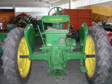 Photo: Sells Agricultural vehicle JOHN DEERE - A TRICICLO