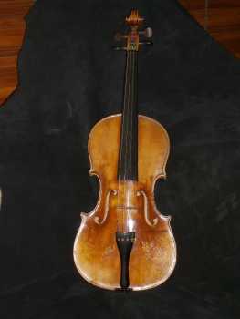 Photo: Sells Violin / fiddle