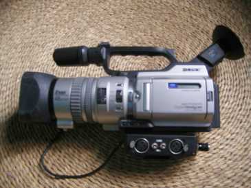 See an ad - Sells Video camera SONY - DCR VX 2000