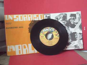 Photo: Sells Vinyl 45 rpm UN SORRISO - DON BACKY