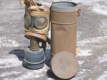 Photo: Sells Medal / badge / military object MASQUE A GAZ - Between 1939 and 1945