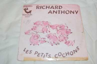 Photo: Sells Vinyl 45 rpm International music - LES PETITS COCHONS - RICHARD ANTHONY