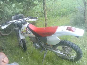 Photo: Sells Motorbike 250 cc - HONDA - XR R
