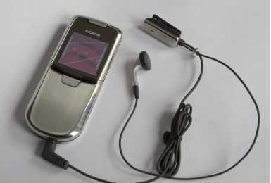 Photo: Sells Cell phones NOKIA - 8800