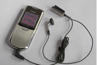 Photo: Sells Cell phone NOKIA - 8800