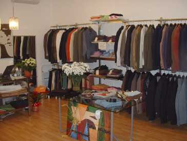 Photo: Sells Clothing Women - TUTTE FIRME - GRANDI FIRME