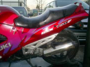 Photo: Sells Motorbike 750 cc - SUZUKI - GSX F