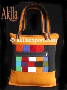 Photo: Sells Clothing and jewel Men - AKLLA EXPORT