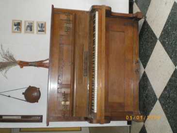 Photo: Sells Upright / vertical piano MAISON DE BEETHOVEN