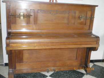 Photo: Sells Upright / vertical piano MAISON DE BEETHOVEN