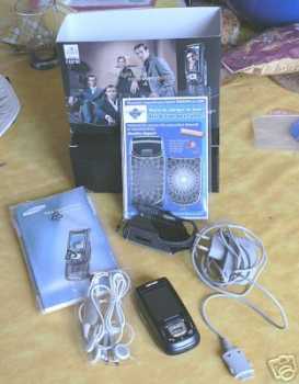 Photo: Sells Cell phone SAMSUNG - SGH D600