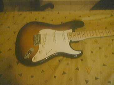 Photo: Sells Guitar SQUIER FENDER - AFFINITY