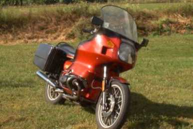 Photo: Sells Motorbike 1000 cc - BMW - R100 RT