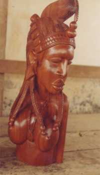 Photo: Sells Bust Wood - REINE PEUL - Contemporary