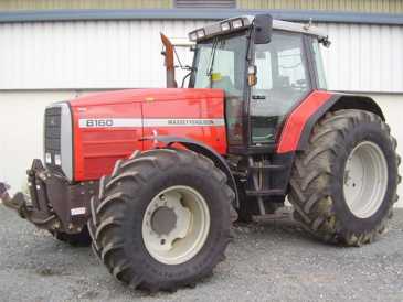 Photo: Sells Agricultural vehicle MASSEY FERGUSSON